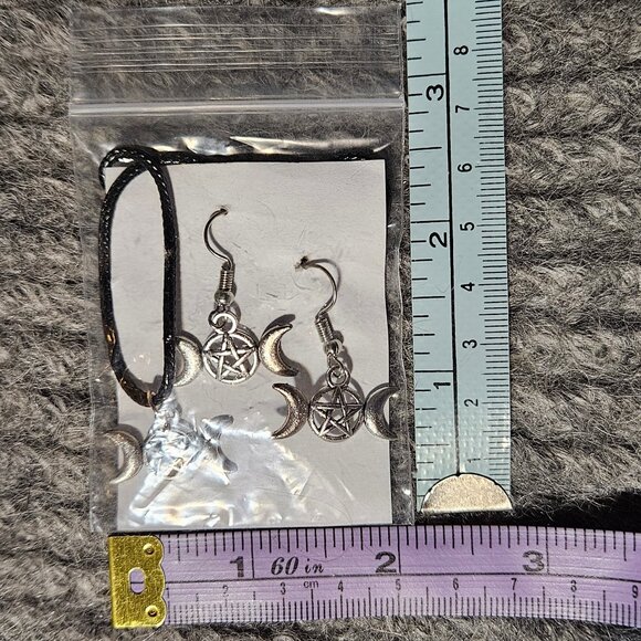 Triple moon and pentagram, 2.8 cm wide, pendant and earrings set, new charms - Picture 2 of 3